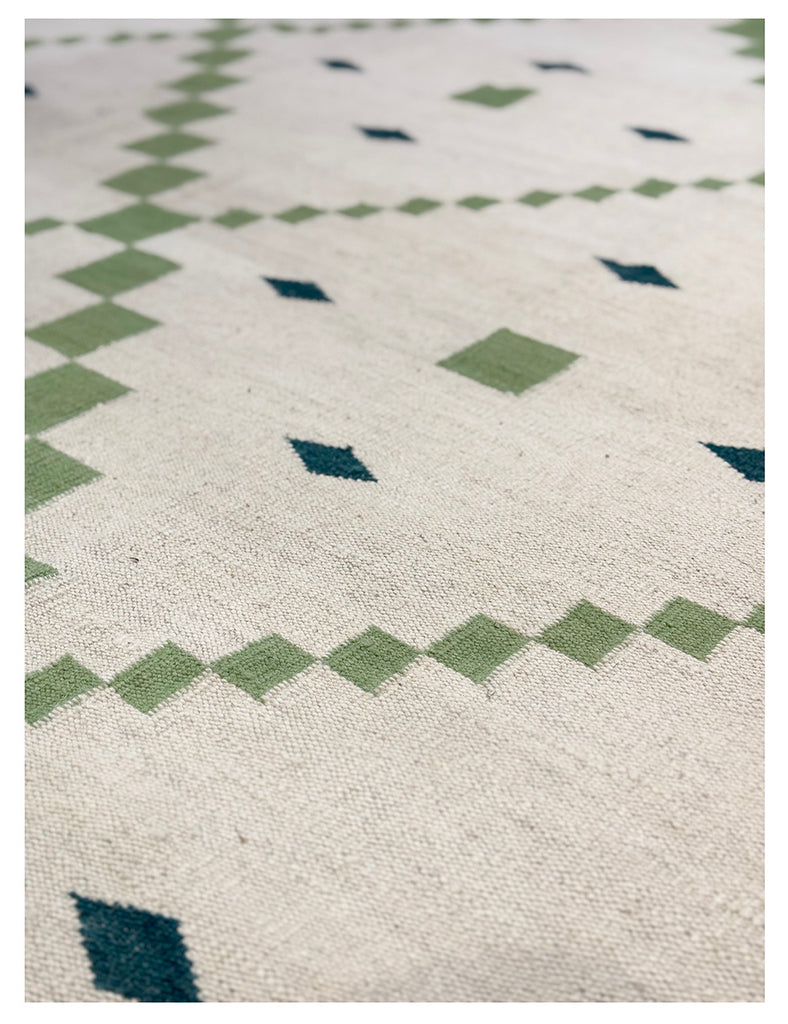 Scandinavian Kilim | 305cm x 245cm | Scandinavian Design | Emma Mellor