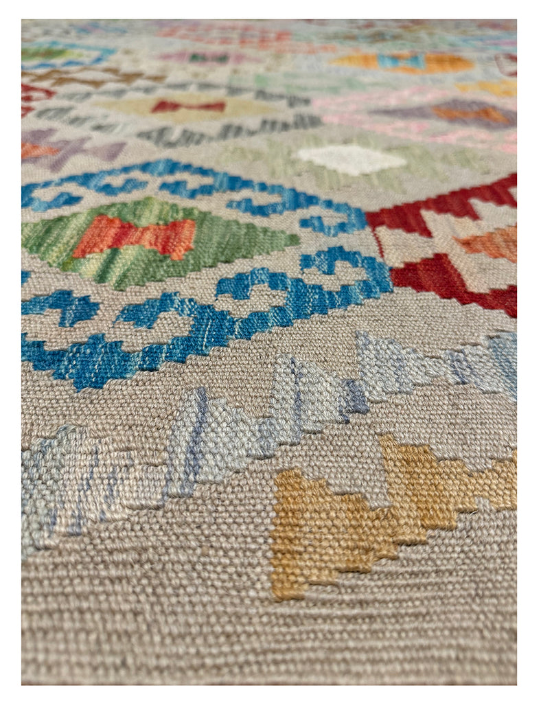 Kilim Rug | 235cm x 186cm | Chalk Kilim Rug | Emma Mellor Rugs London