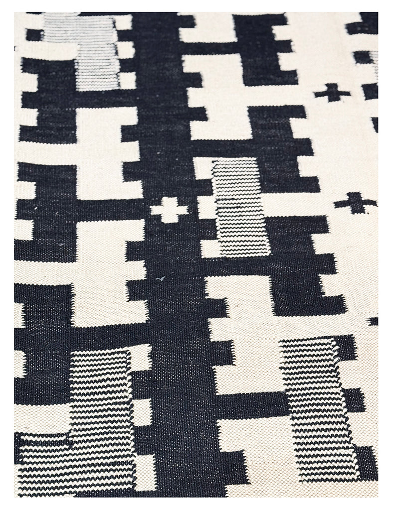 Scandinavian Kilim | 299cm x 250cm | Swedish Kilim Rugs | Emma Mellor