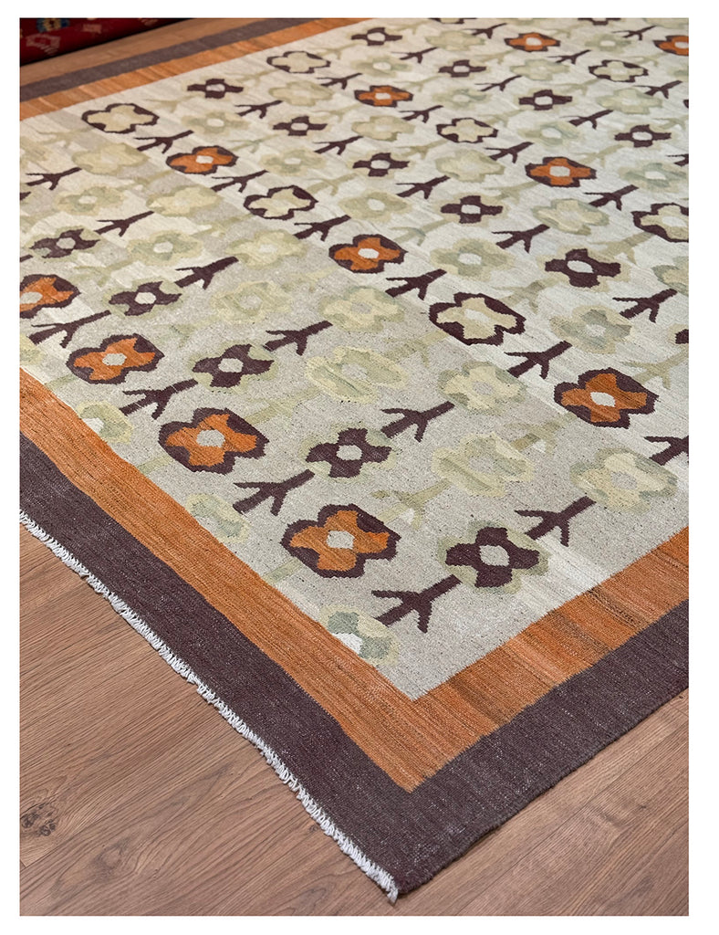 Scandinavian Kilim | 304cm x 250cm | Scandinavian Design | Emma Mellor