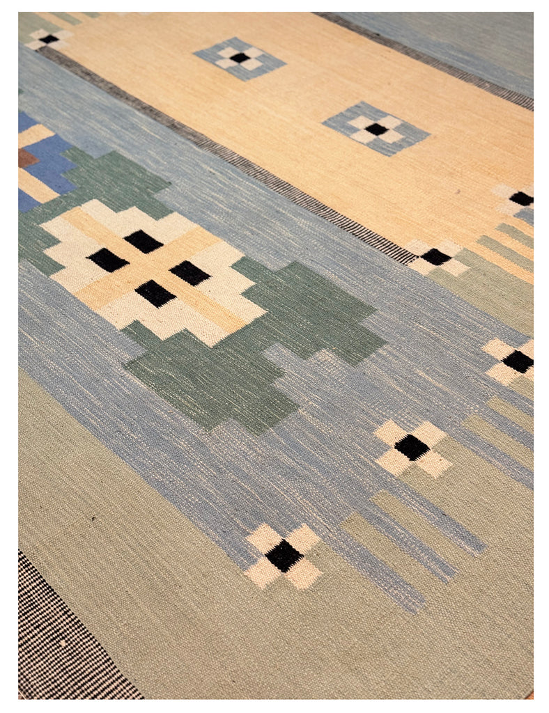 Scandinavian Kilim | 370cm x 246cm | Swedish Kilim Rugs | Emma Mellor