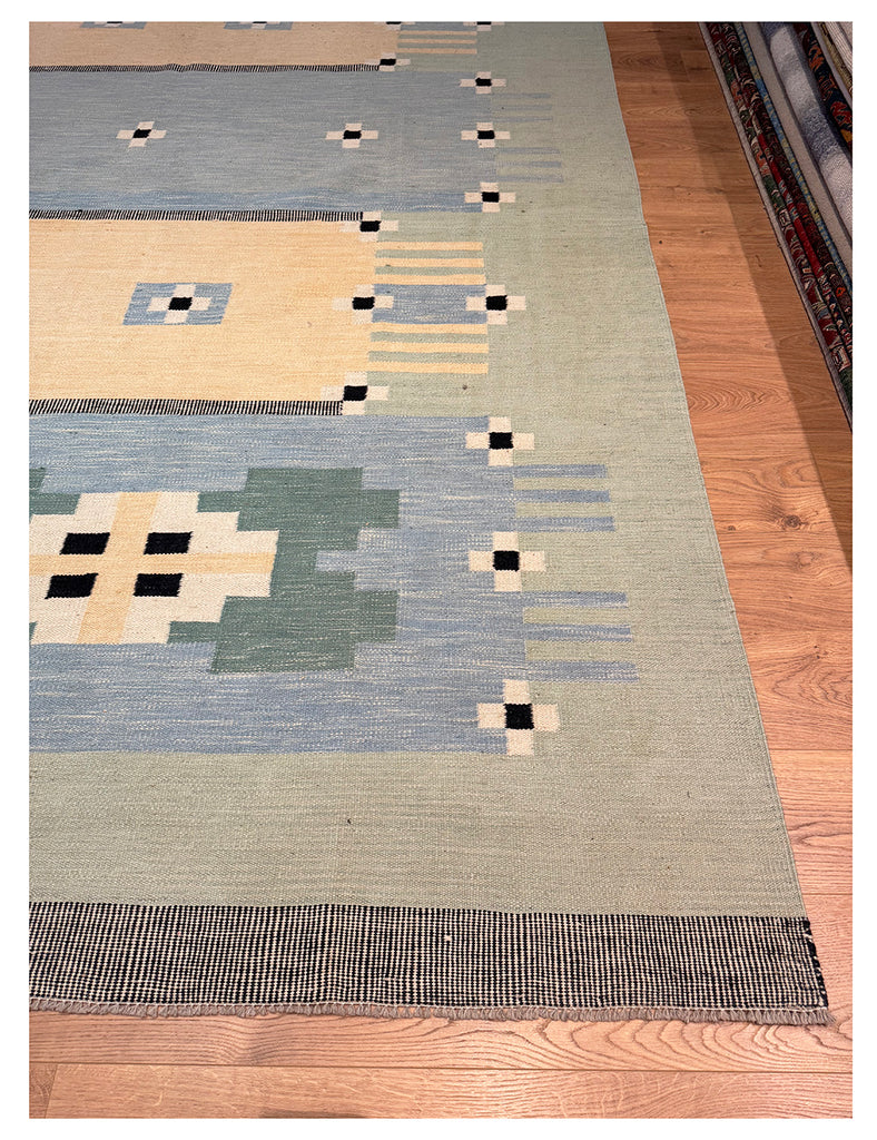 Scandinavian Kilim | 370cm x 246cm | Swedish Kilim Rugs | Emma Mellor